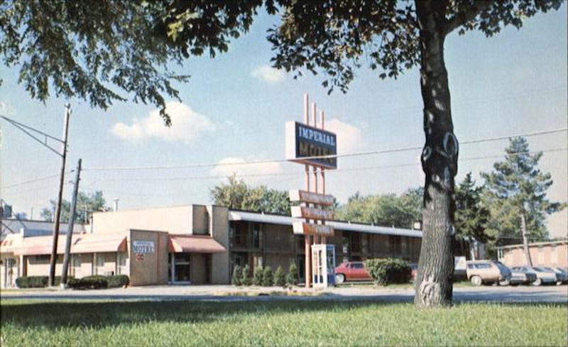 Imperial Motel - Vintage Postcard